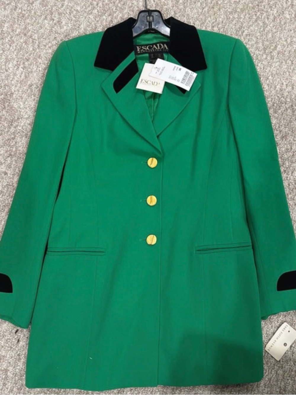DEAD STOCK Escada Emerald Green Blazer with Black Velvet Collar and Gold Button